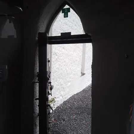 The Burren Art Gallery Built In 1798 Nyaraló Tubber