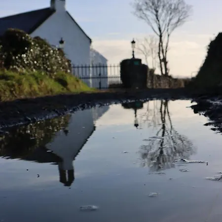 Дом отдыха The Burren Art Gallery Built In 1798