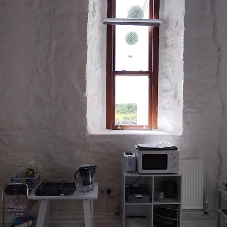 The Burren Art Gallery Built In 1798 Nyaraló *